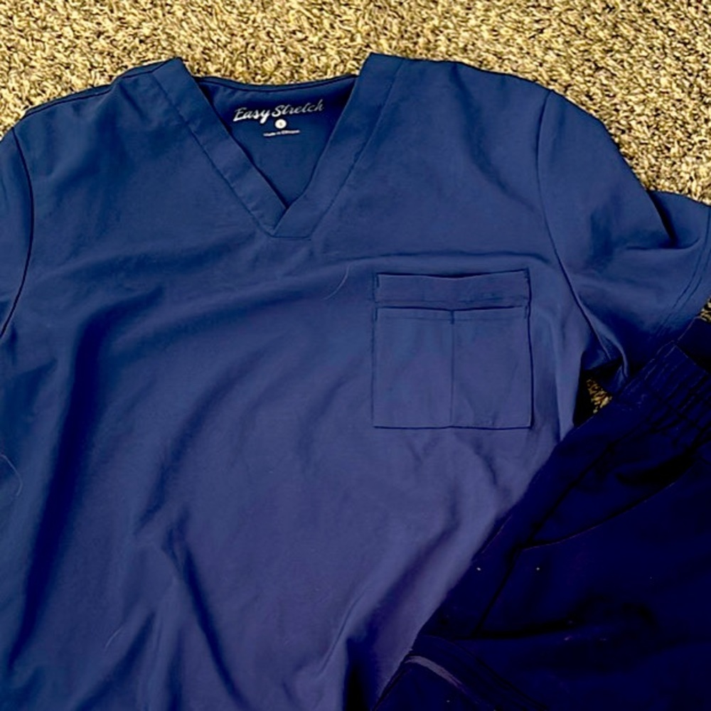 Uniform Advantage scrub top